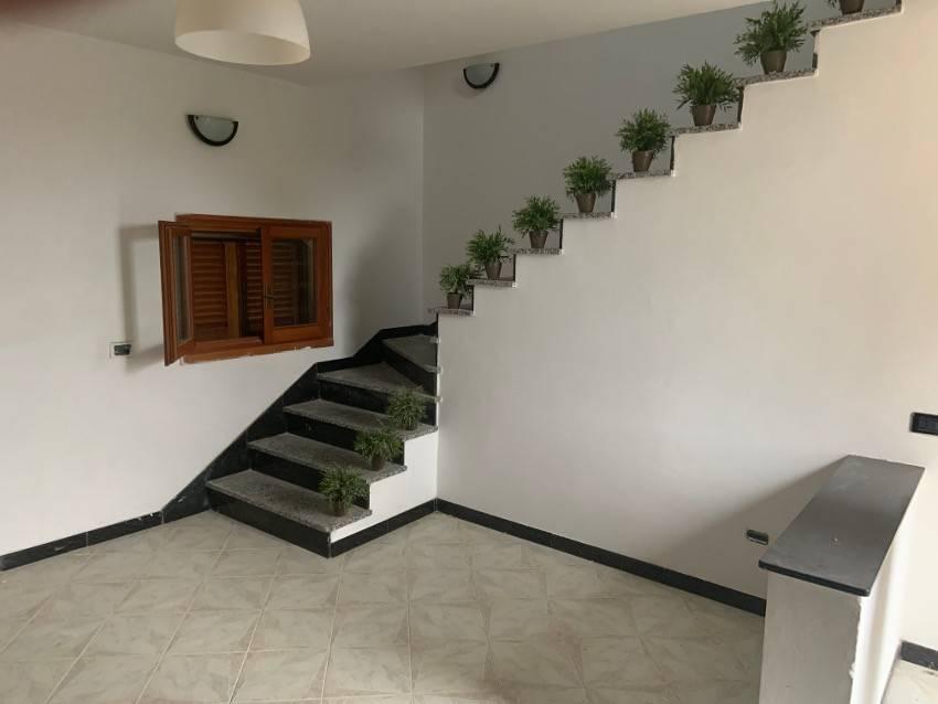 casa indipendente in vendita a Prato in zona Iolo