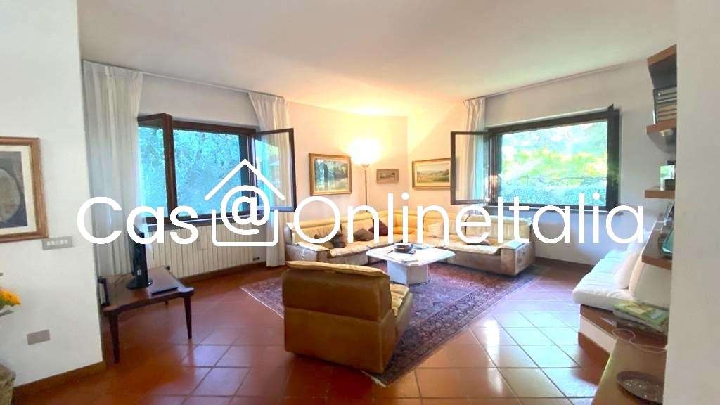 casa indipendente in vendita a Prato