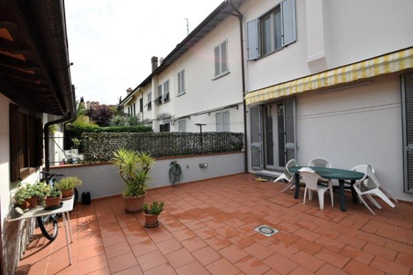 casa indipendente in vendita a Prato in zona Canneto