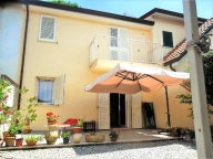 casa indipendente in vendita a Prato in zona Cafaggio