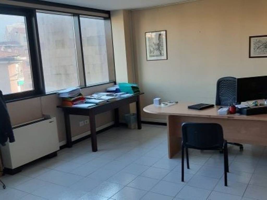 ufficio in vendita a Prato