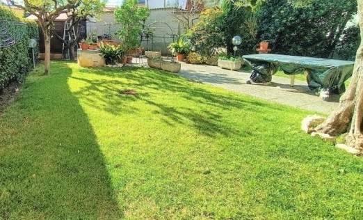 appartamento in vendita a Prato in zona Viaccia