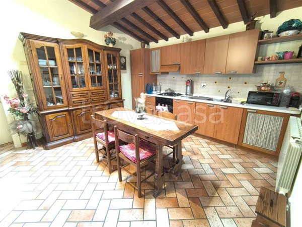 casa indipendente in vendita a Prato in zona Grignano