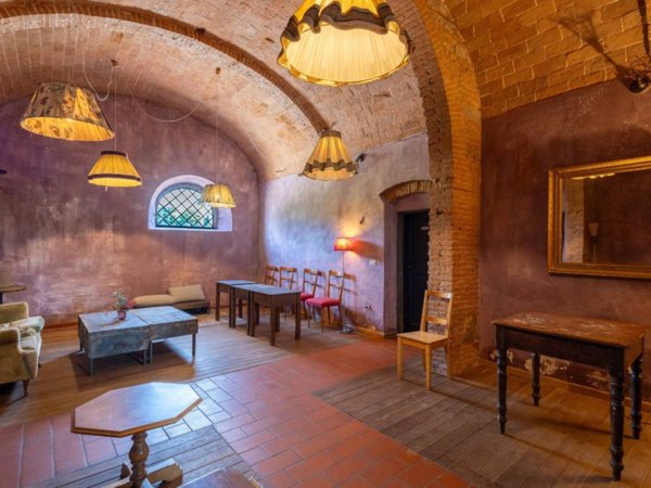 casa indipendente in vendita a Prato