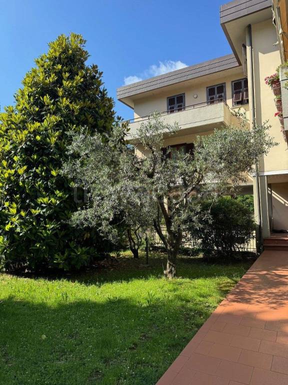 appartamento in vendita a Prato in zona La Macine