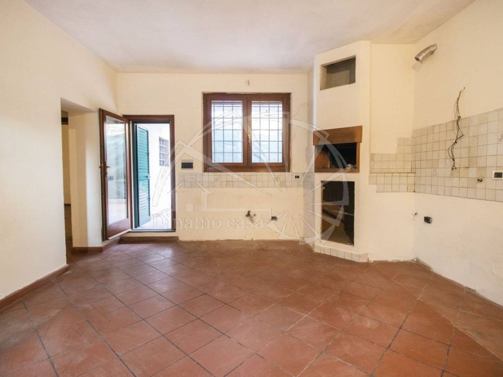 casa indipendente in vendita a Prato in zona Grignano