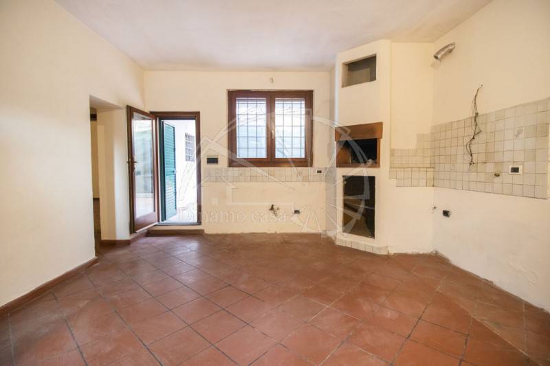 casa indipendente in vendita a Prato in zona Grignano