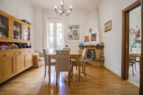 casa indipendente in vendita a Prato in zona Canneto