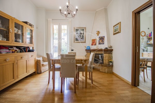 casa indipendente in vendita a Prato in zona Canneto