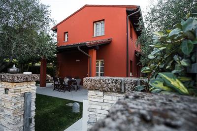casa indipendente in vendita a Prato in zona Casale
