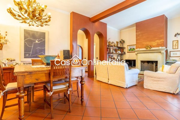 casa indipendente in vendita a Prato in zona Tobbiana