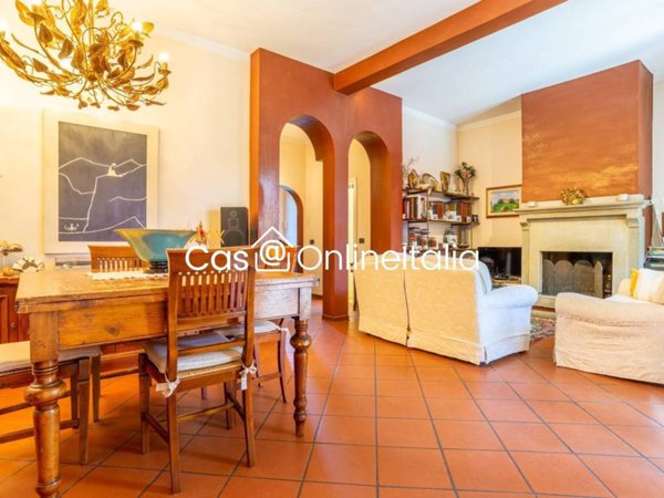 casa indipendente in vendita a Prato in zona Tobbiana