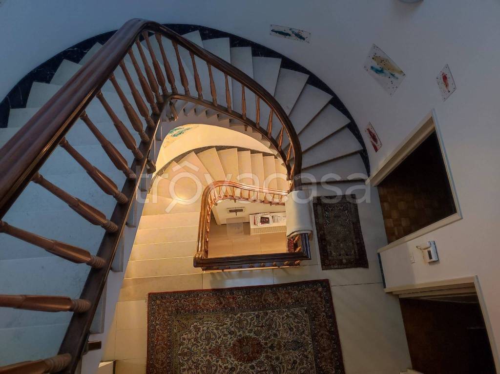 casa indipendente in vendita a Prato
