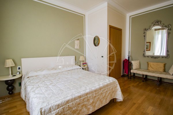 casa indipendente in vendita a Prato