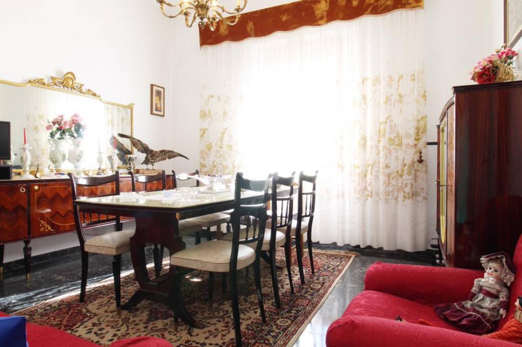 casa indipendente in vendita a Prato