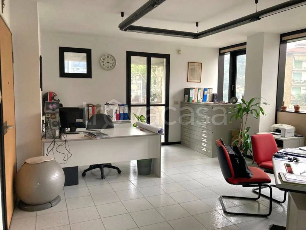 ufficio in vendita a Prato