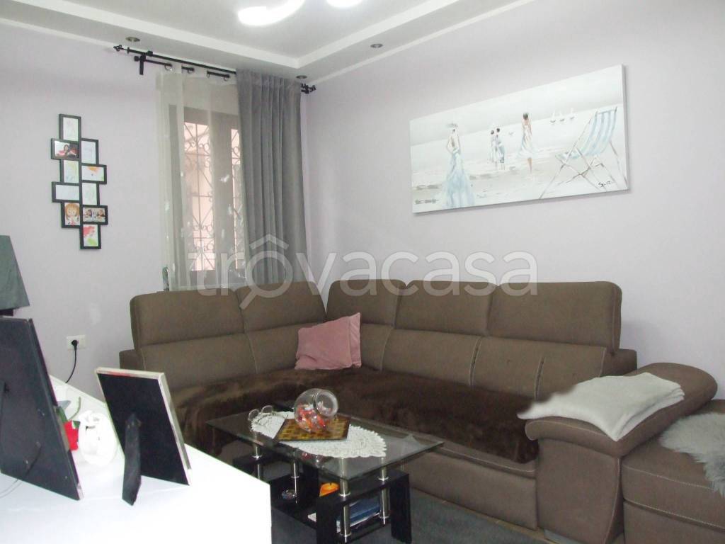 casa indipendente in vendita a Prato