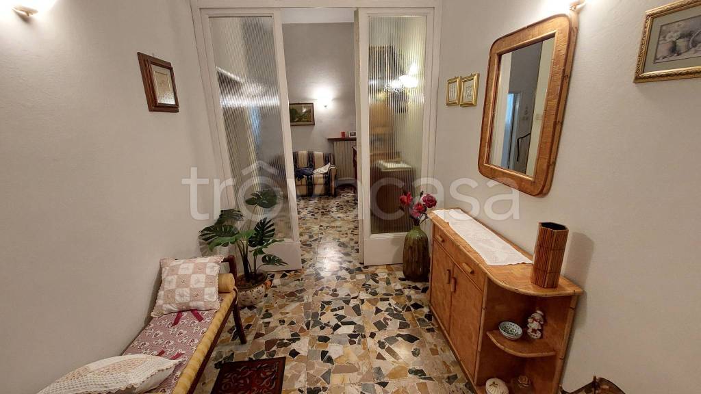 casa indipendente in vendita a Prato in zona Tobbiana