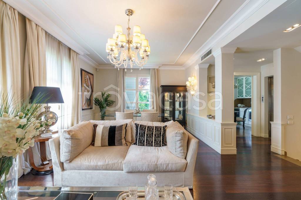 casa indipendente in vendita a Prato