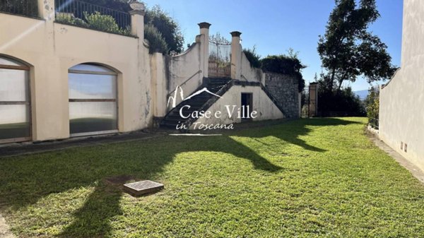casa indipendente in vendita a Prato in zona Canneto