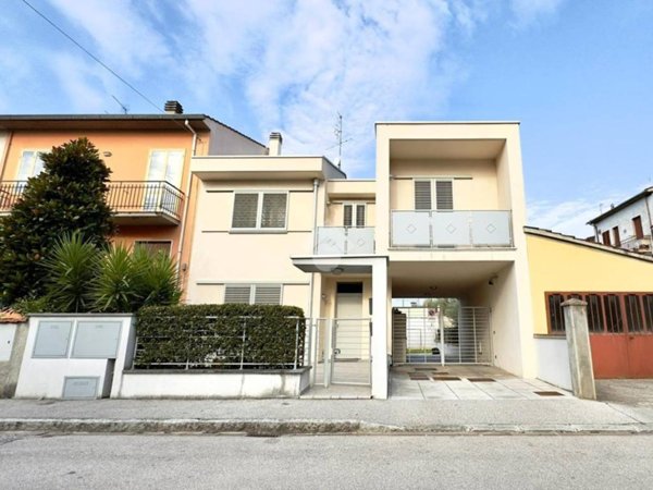 casa indipendente in vendita a Prato in zona Galciana