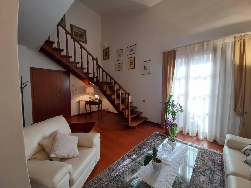 appartamento in vendita a Prato in zona Figline