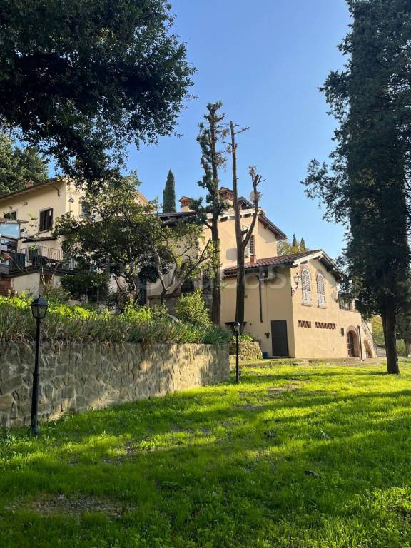 casa indipendente in vendita a Prato in zona Galceti