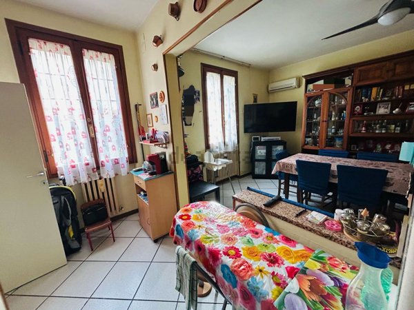 casa indipendente in vendita a Prato
