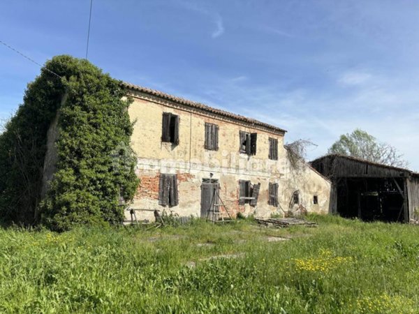 casa indipendente in vendita a Prato in zona Paperino