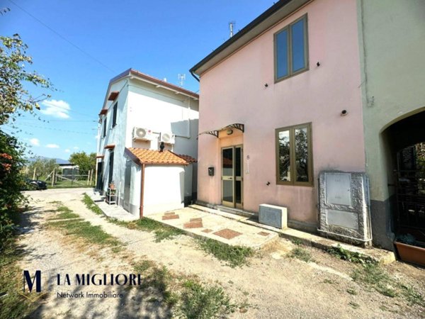 casa indipendente in vendita a Prato in zona Fontanelle