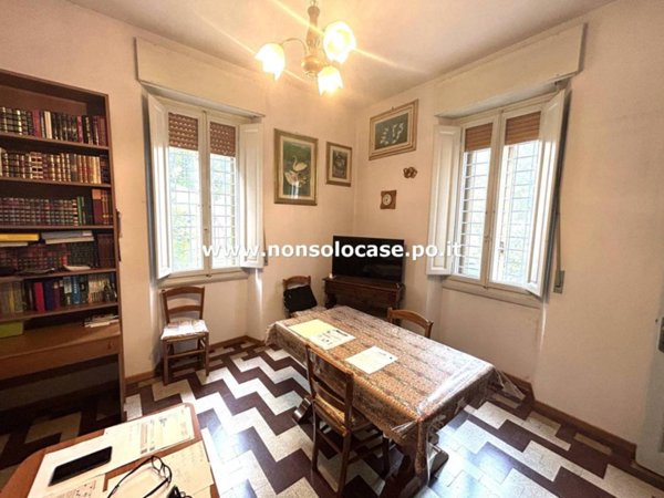 casa indipendente in vendita a Prato
