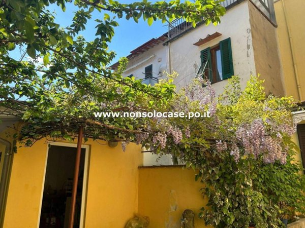 casa indipendente in vendita a Prato