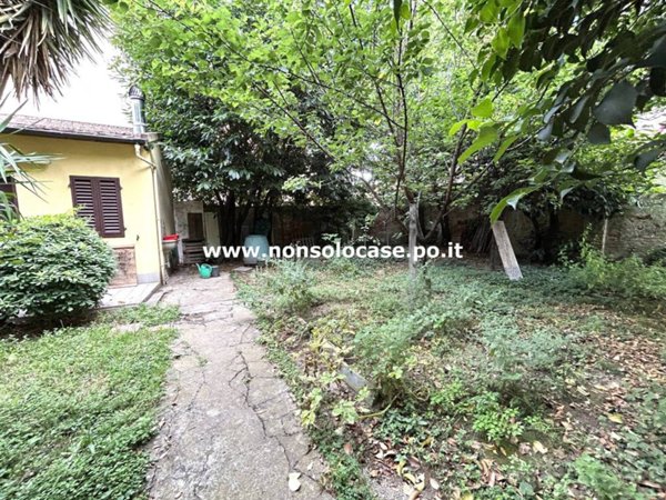 casa indipendente in vendita a Prato