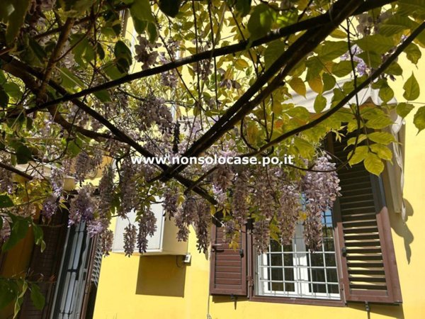 casa indipendente in vendita a Prato