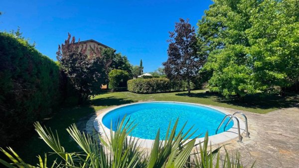 casa indipendente in vendita a Prato in zona Tavola