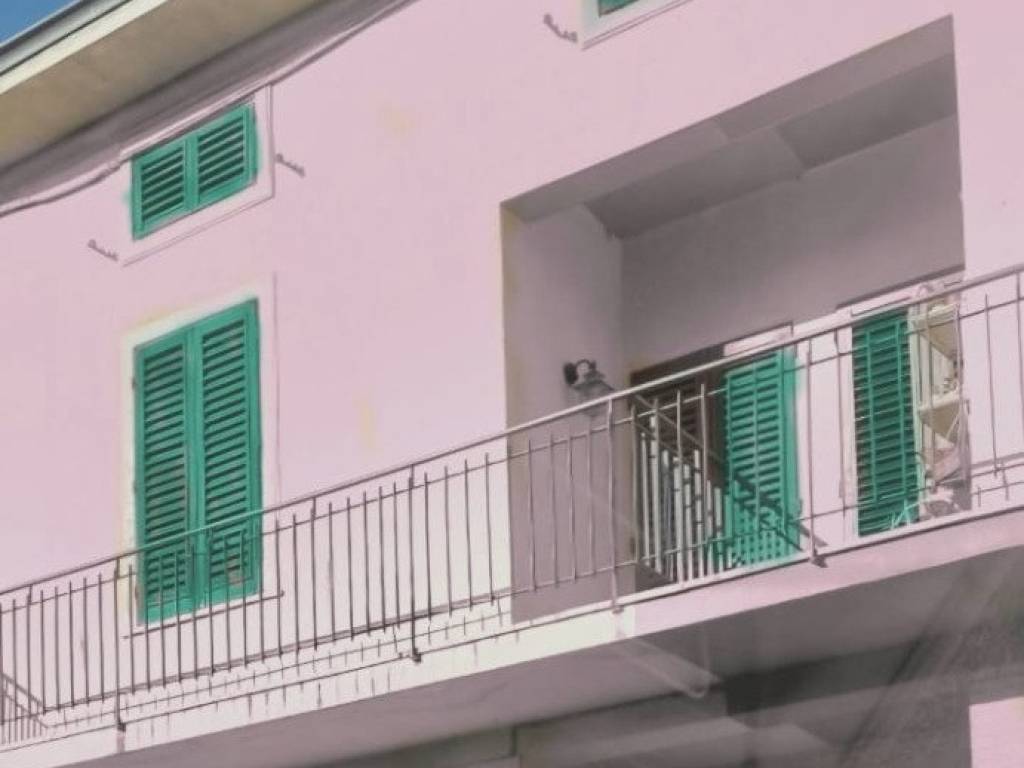 casa indipendente in vendita a Prato in zona Viaccia