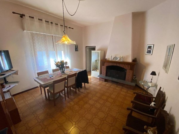 casa indipendente in vendita a Prato in zona Le Badie
