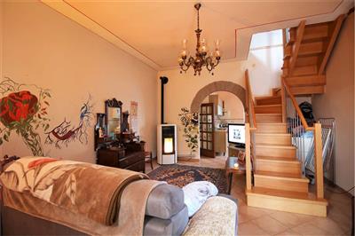 casa indipendente in vendita a Prato in zona Casale