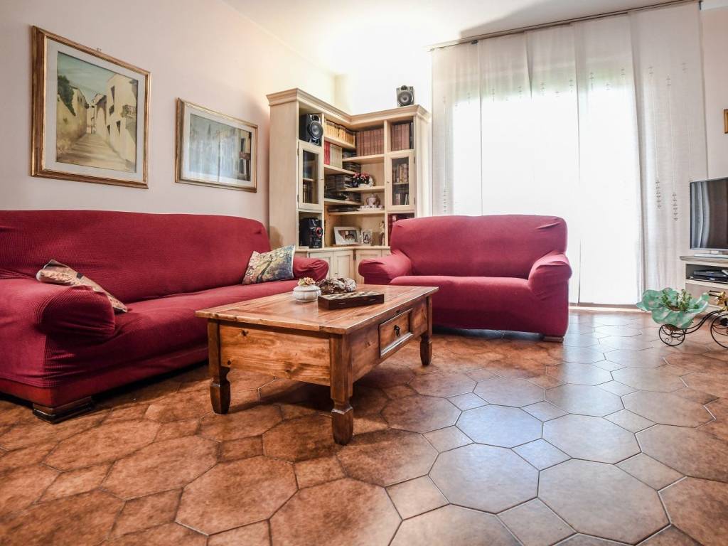 appartamento in vendita a Prato in zona Fontanelle