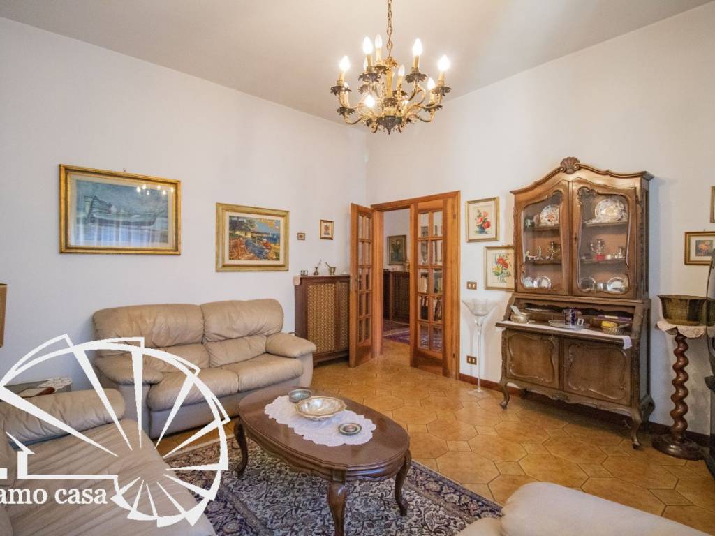 casa indipendente in vendita a Prato