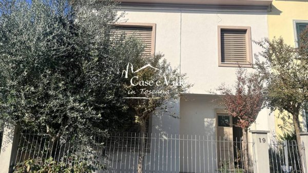 casa indipendente in vendita a Prato in zona La Querce