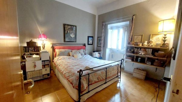 casa indipendente in vendita a Prato