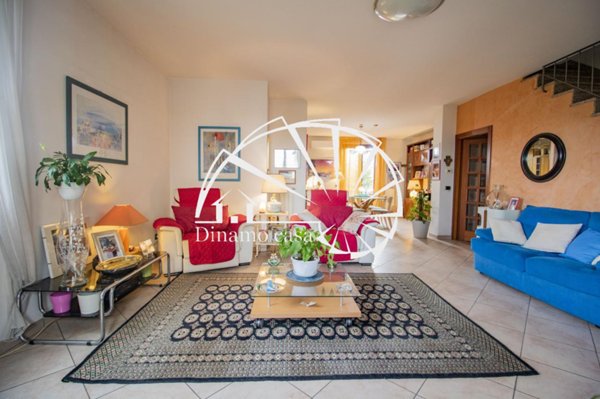 casa indipendente in vendita a Prato in zona Tavola