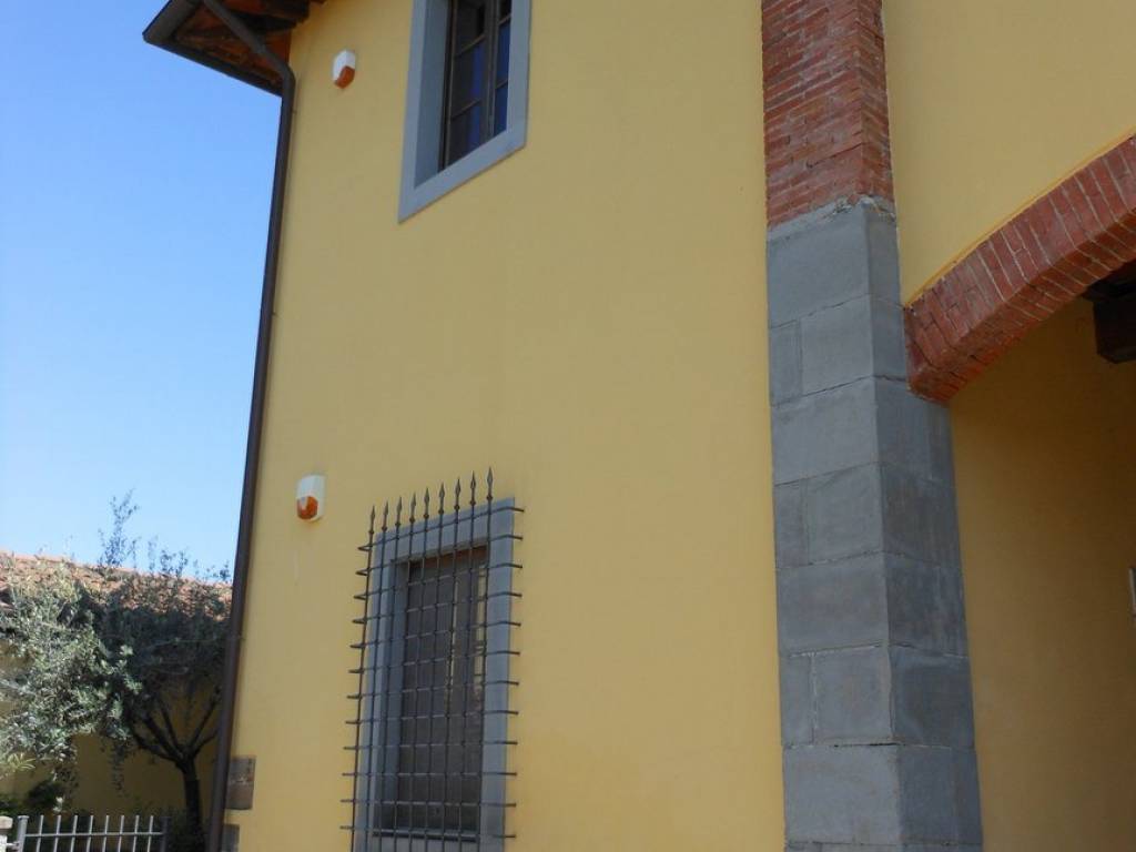 appartamento in vendita a Prato in zona Tavola