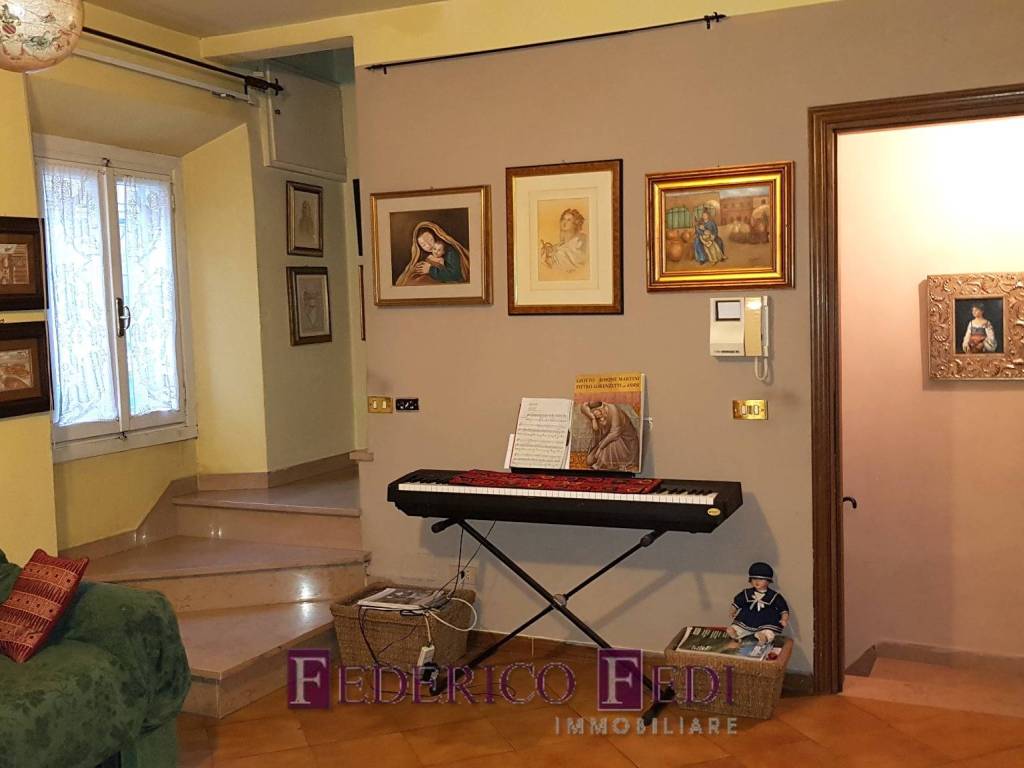 casa indipendente in vendita a Prato