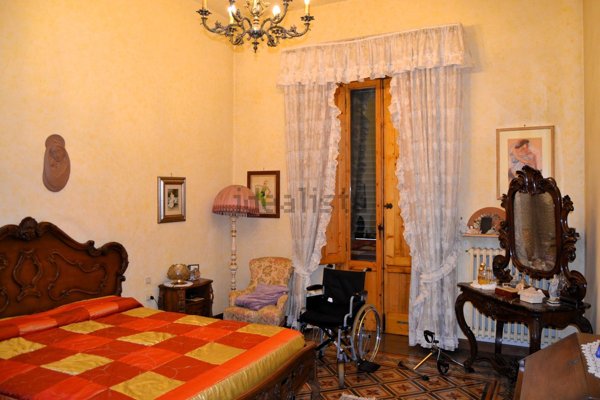 casa indipendente in vendita a Prato