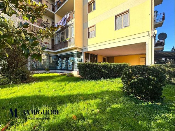 negozio in vendita a Prato in zona Grignano