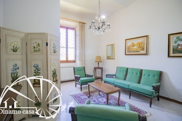 casa indipendente in vendita a Prato