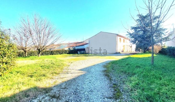 casa indipendente in vendita a Prato in zona Tavola