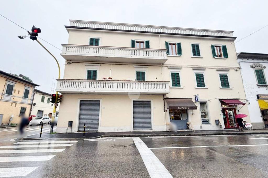 negozio in vendita a Prato